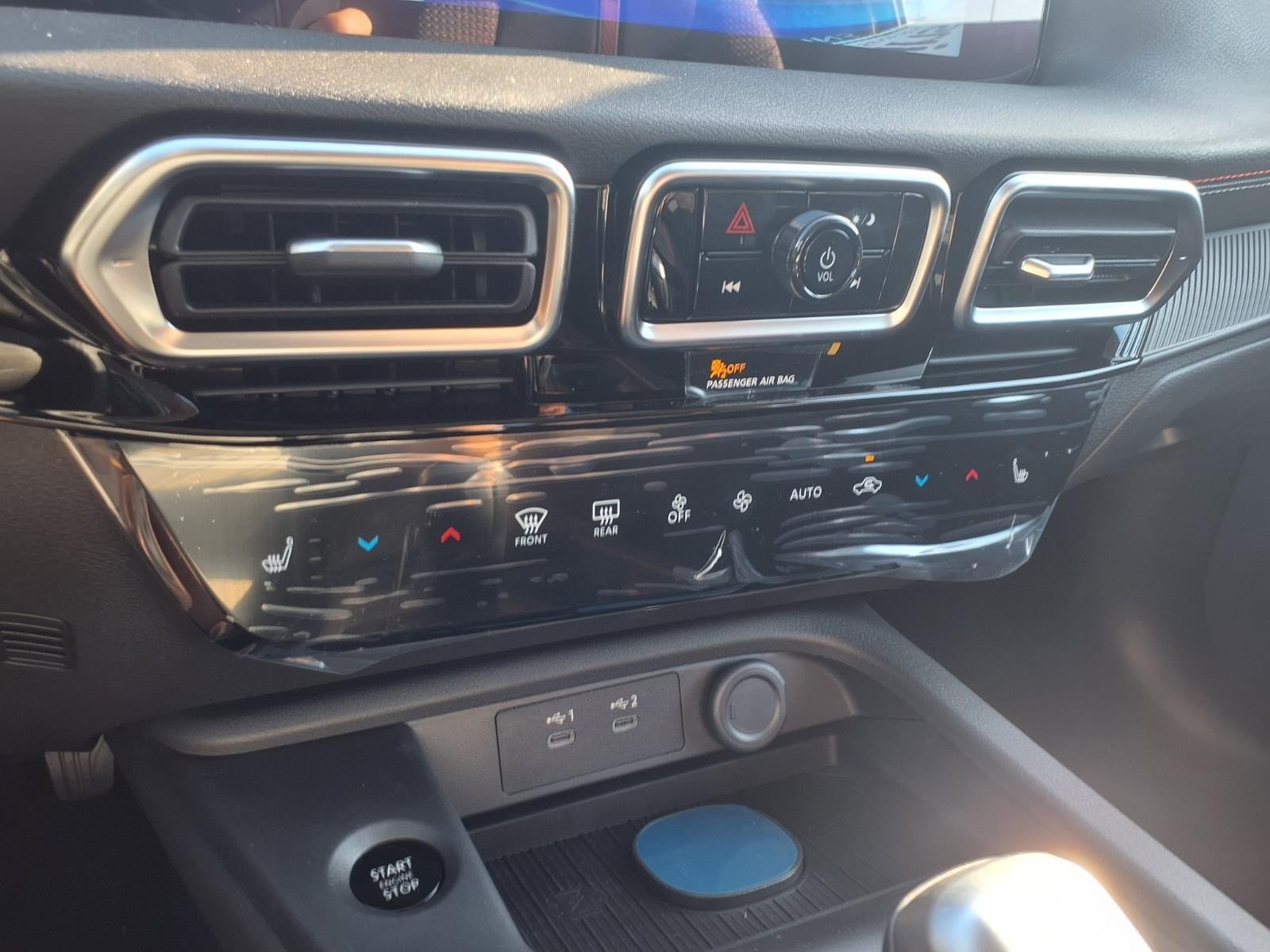 2027 Nissan Sentra photo 21 of 24