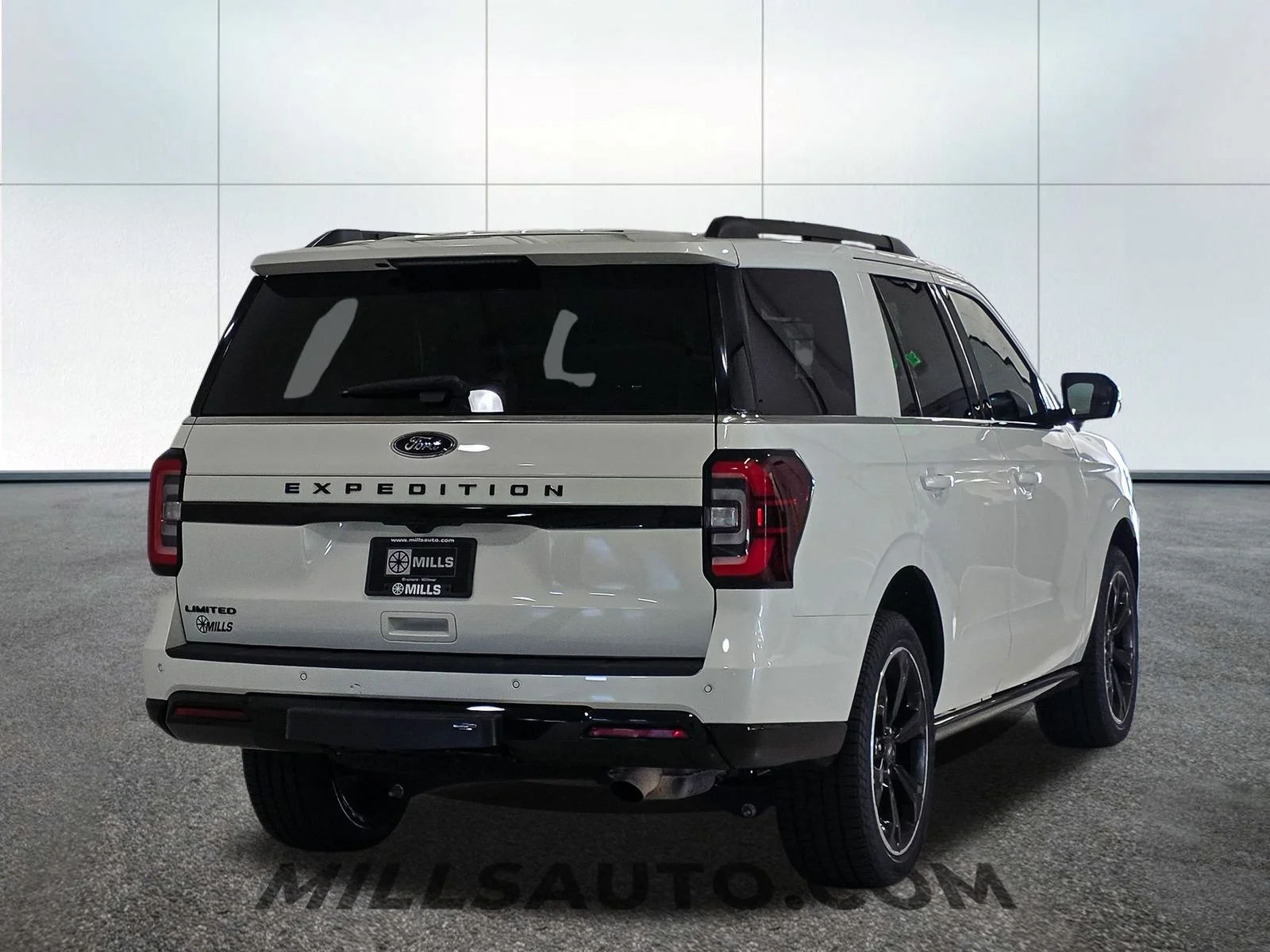 Used 2023 White Metallic Ford Limited image 7