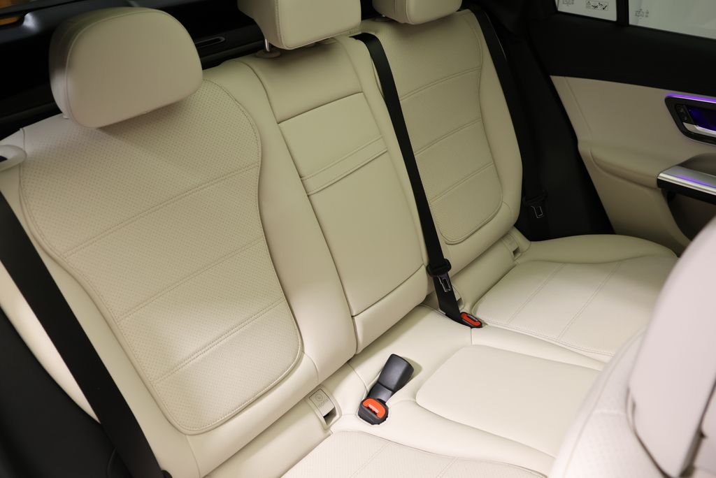 Used 2027  Mercedes-Benz GLC 300 image 53