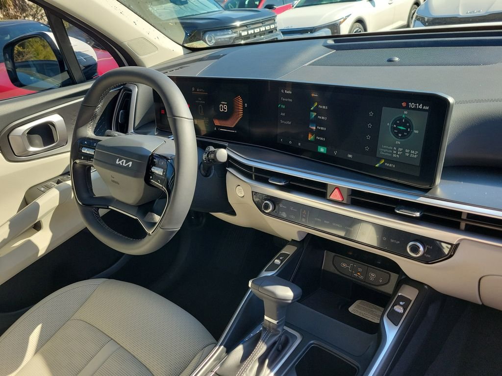 New 2026 White Kia S image 8