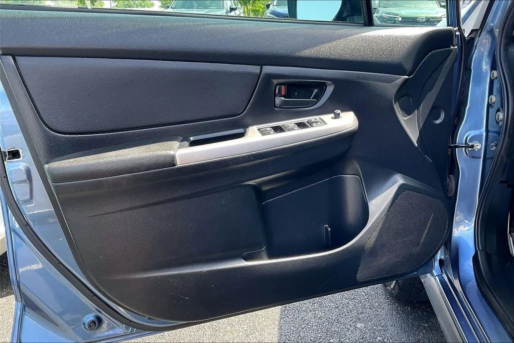 Used 2017 Blue Subaru 2.0i image 19