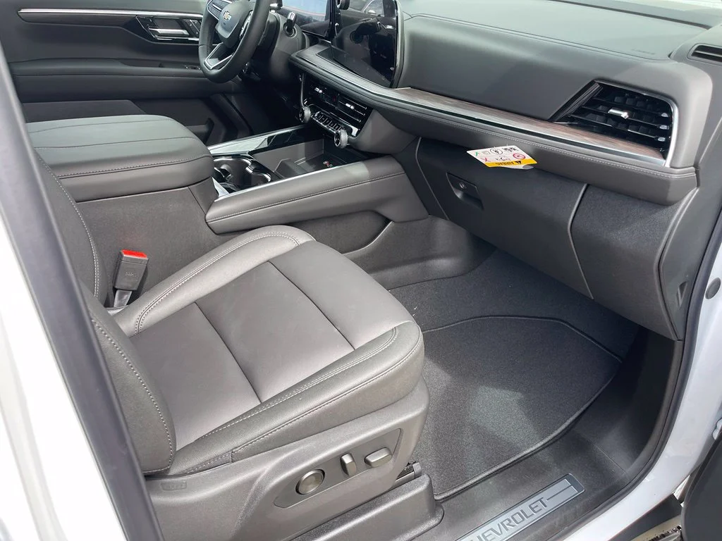 New 2026 Summit White Chevrolet LT image 34