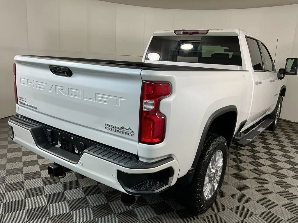 Used 2021 Beige Chevrolet High Country image 5
