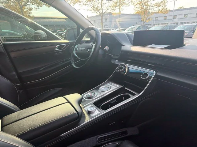 Used 2021 White Genesis 3.5T image 17