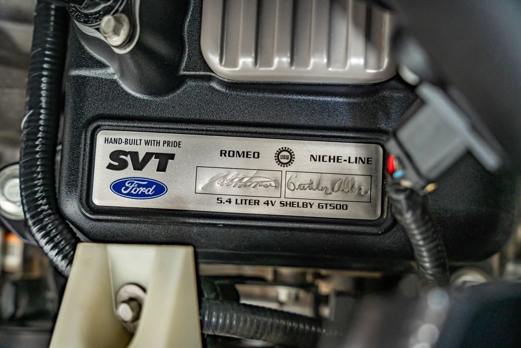 Used 2009 Vapor Silver Clearcoat Metallic Ford Shelby GT500 image 48