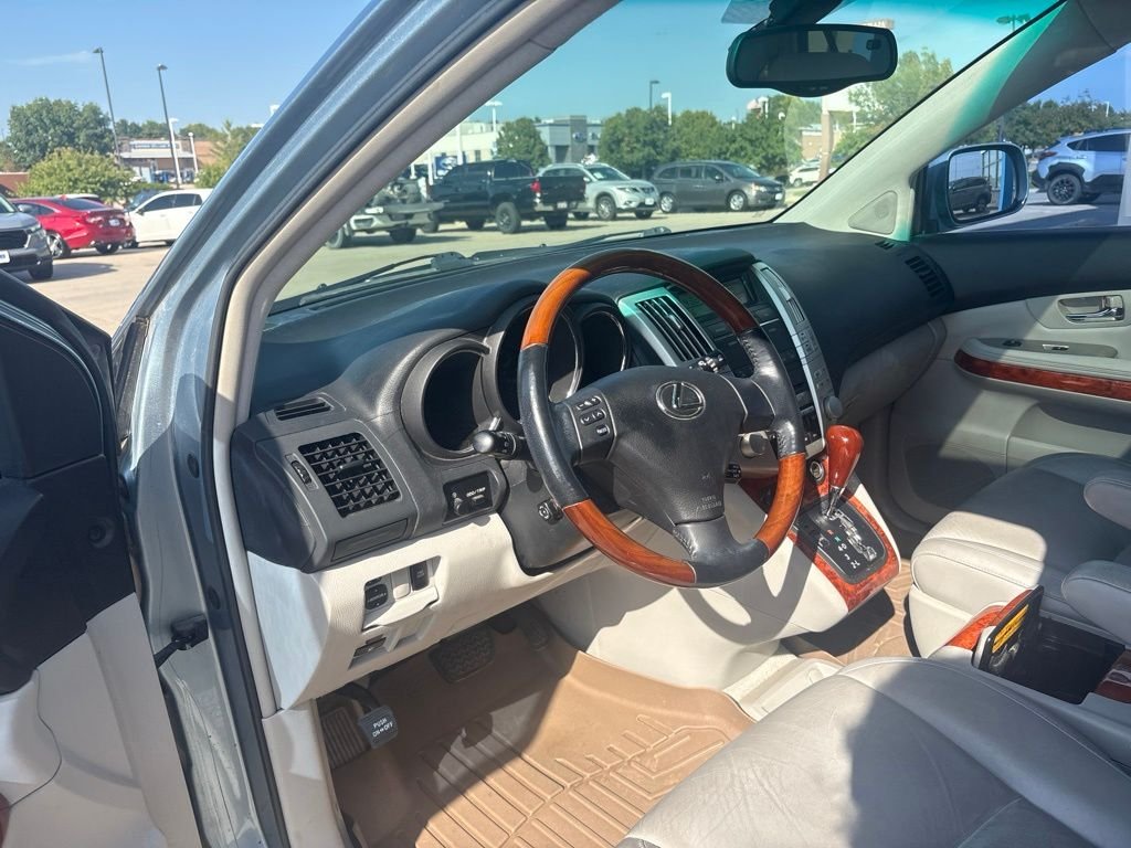 Used 2004 Blue Lexus 330 image 11