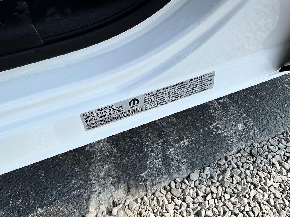 New 2026 Bright White Clearcoat RAM Tradesman image 39