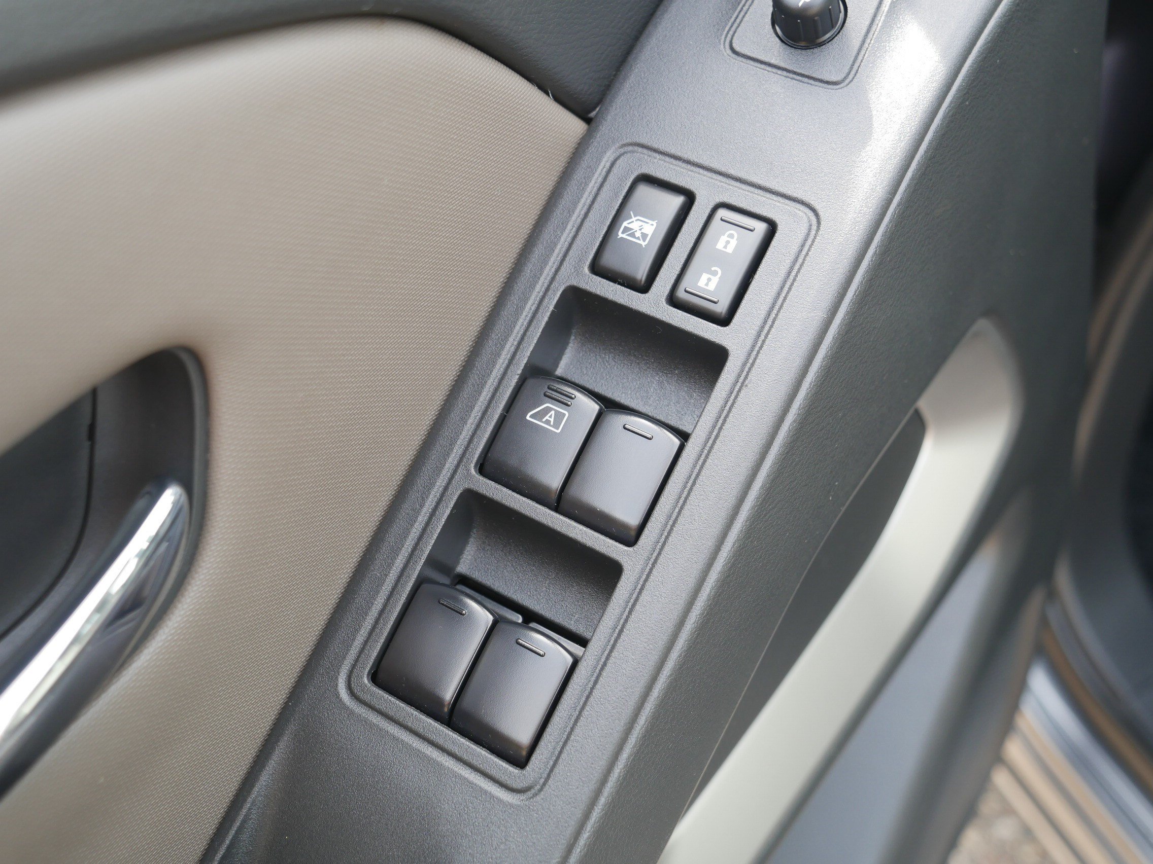 Certified Used 2024 Gun Metallic Nissan SV image 19