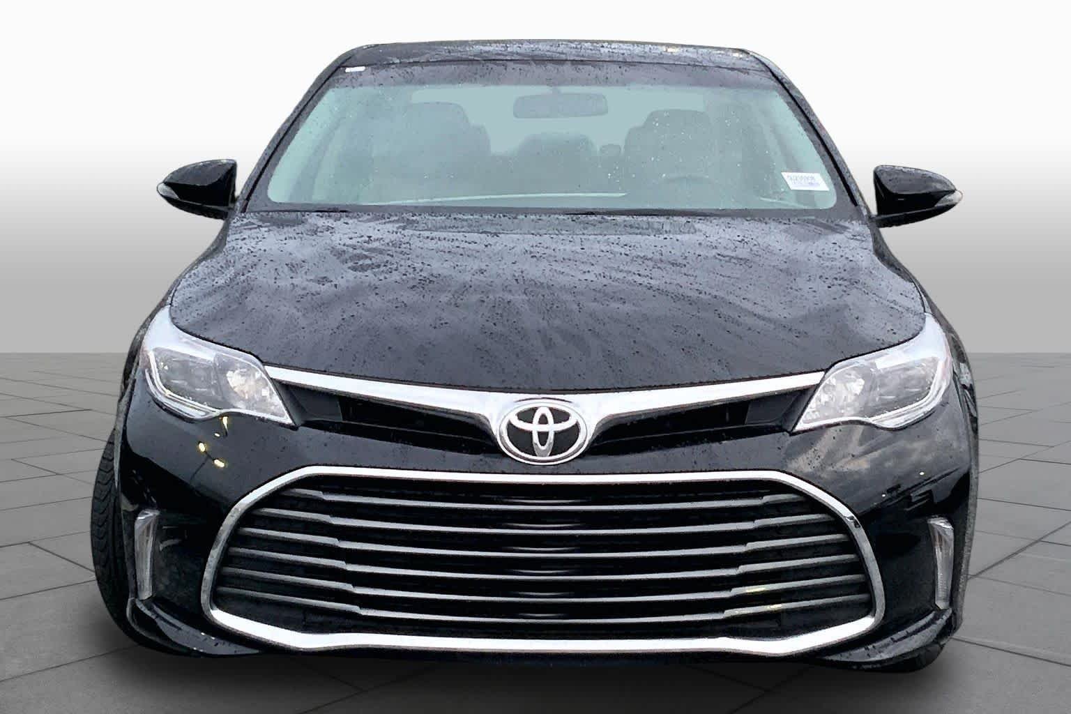 Used 2016 Midnight Black Metallic Toyota XLE image 4