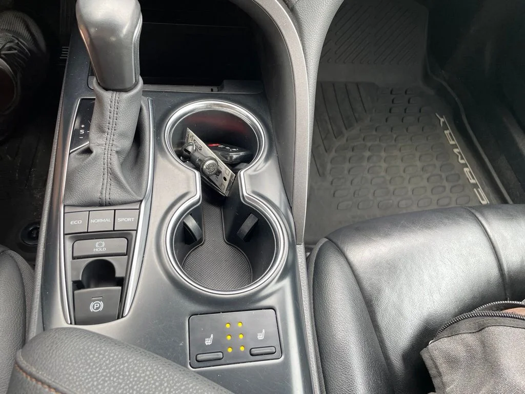 2020 Toyota Camry XLE - Photo 17