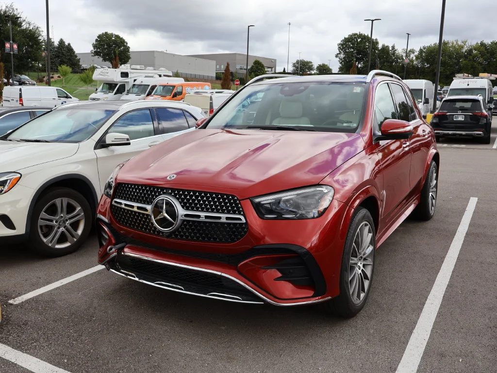 Used 2024 Red Mercedes-Benz GLE 450e image 1