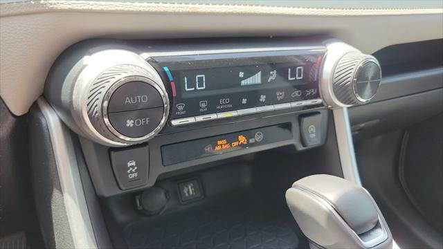Certified Used 2024 SILVER SKY METALLIC Toyota  image 22