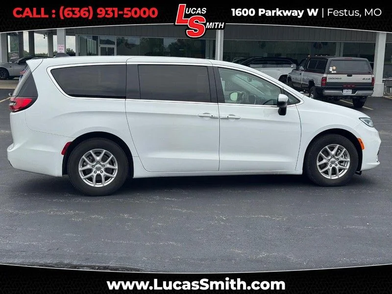 Used 2023 White Chrysler Touring L image 1
