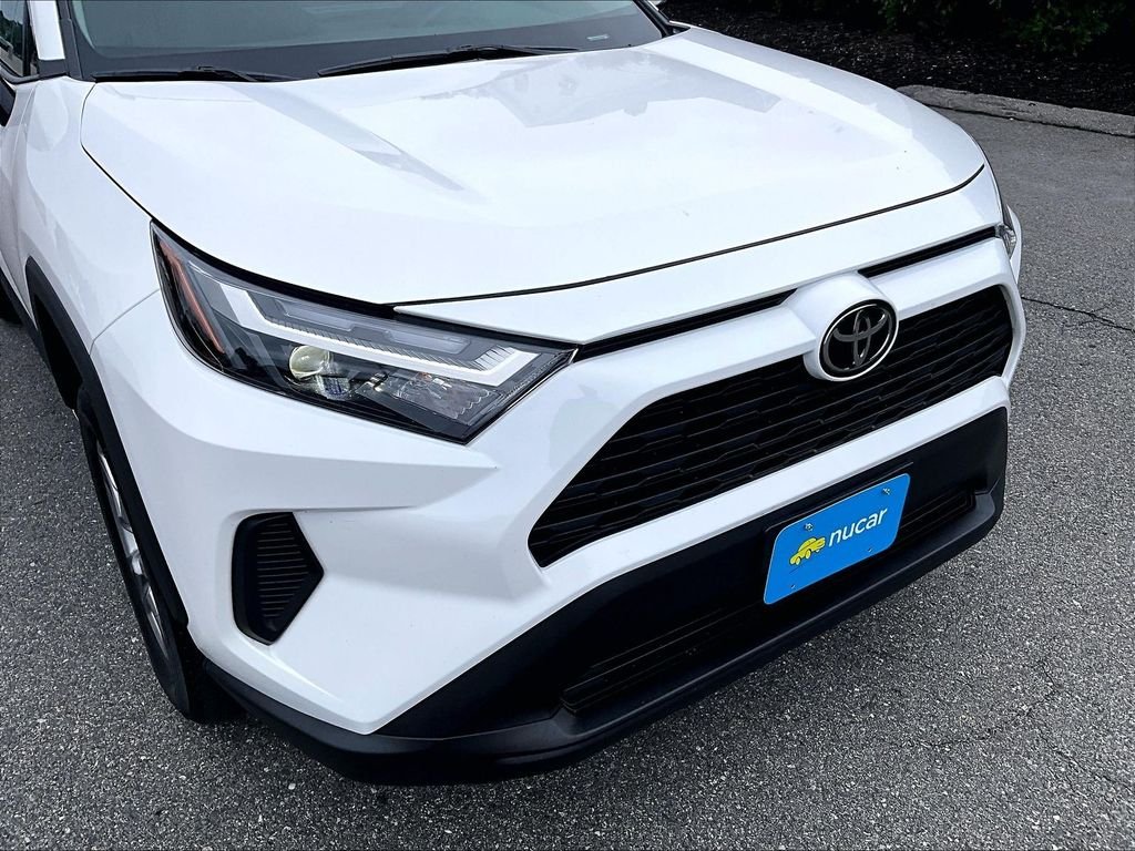 Used 2025 White Toyota XLE image 32