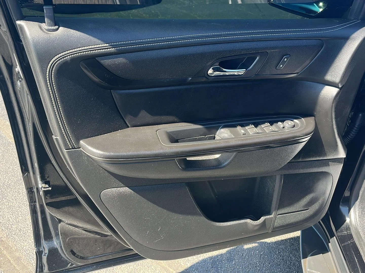 Used 2017 MOSAIC BLACK METALLIC Chevrolet LT image 15