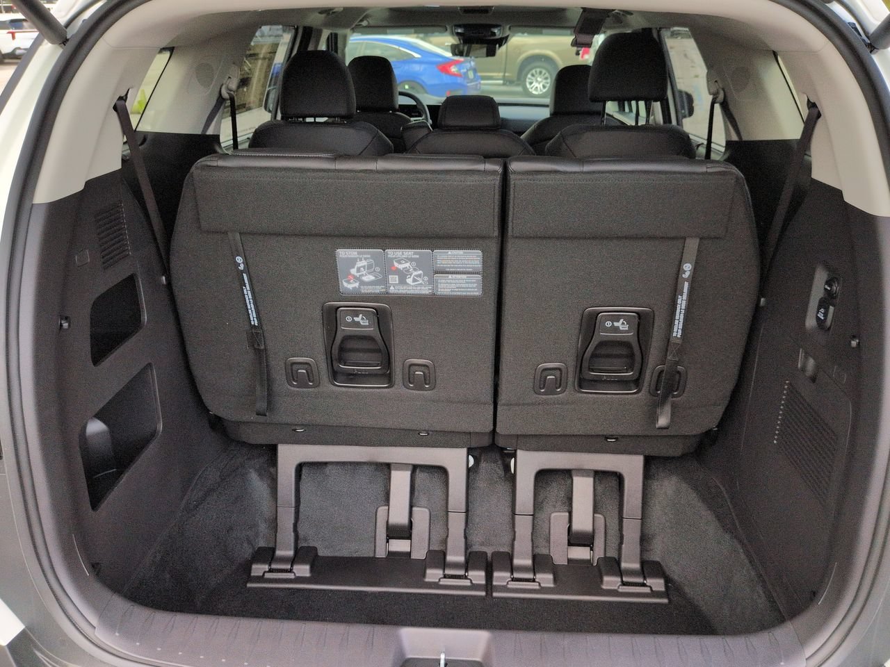 New 2027 Snow White Pearl Kia SX Prestige image 14
