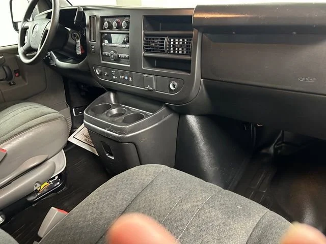 2023 GMC Savana Cargo Work Van - Photo 13