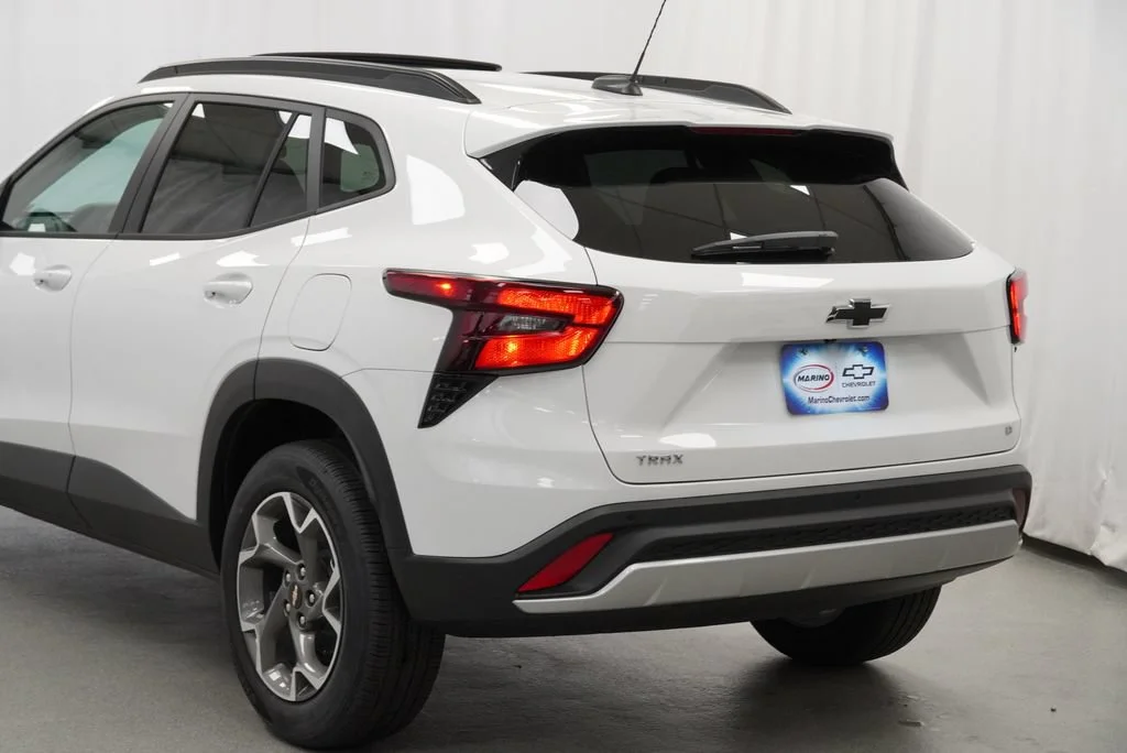 New 2026 Summit White Chevrolet LT image 38