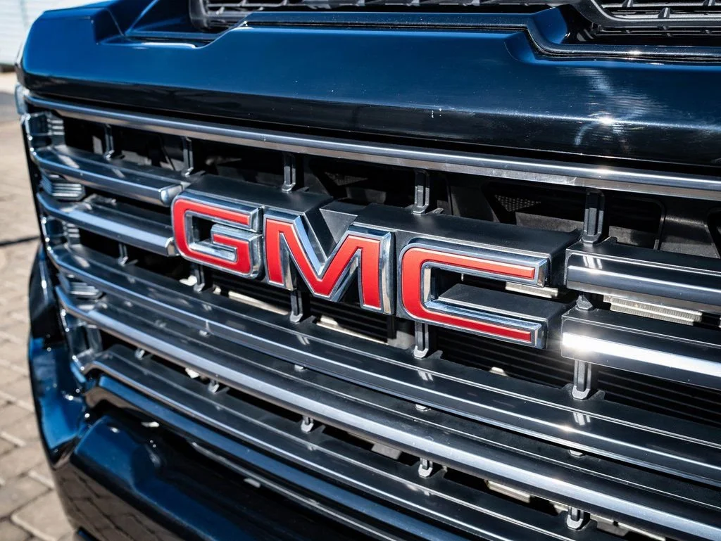 Used 2023 Ebony Twilight Metallic GMC AT4 image 3