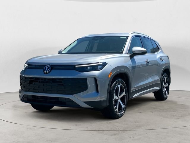 New 2025 Silver Volkswagen 2.0T SE image 3