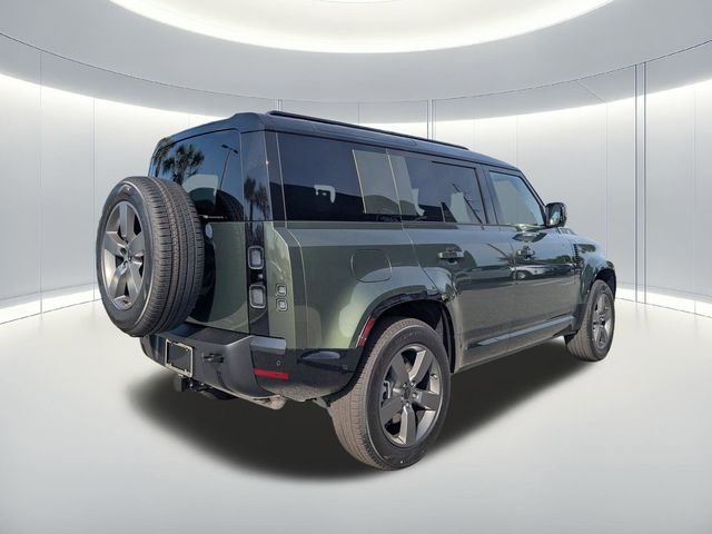 New 2026 Woolstone Green Land Rover X-Dynamic SE image 5
