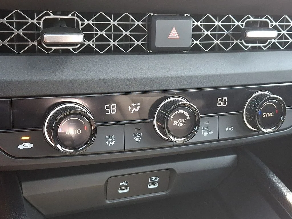 Certified Used 2025  Honda SE image 16