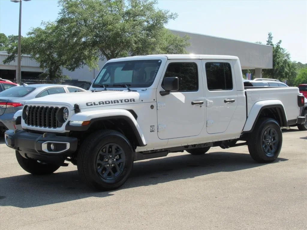 New 2026 Bright White Clear-Coat Exterior Paint Jeep 85th Anniversary Edition image 3