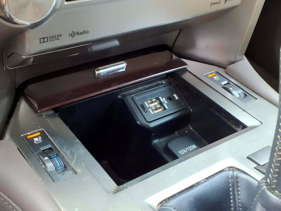 Used 2018 Starfire Pearl Lexus 460 image 20