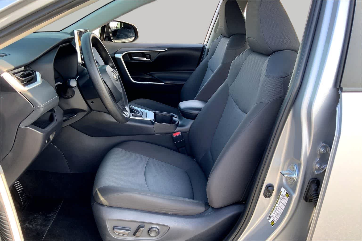Used 2025 Silver Sky Metallic Toyota XLE image 8