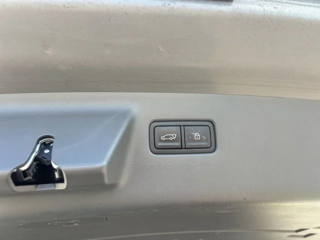 Used 2025 Gray Hyundai SEL image 33