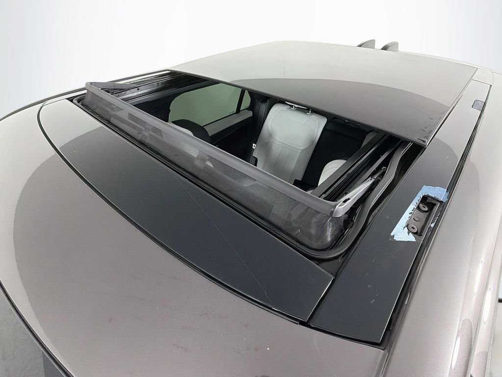 Certified Used 2023  Land Rover SE Dynamic image 23