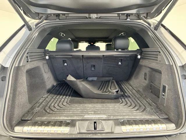 Used 2026 Gray Land Rover Dynamic SE image 28