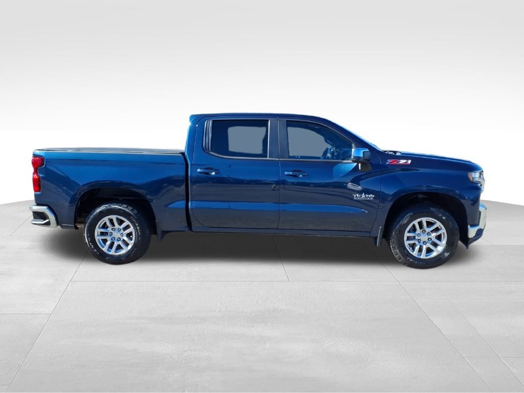 Used 2020 Blue Metallic Chevrolet LT image 28