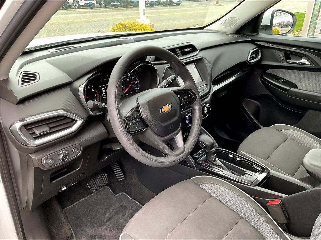 Used 2023 White Chevrolet LT image 8