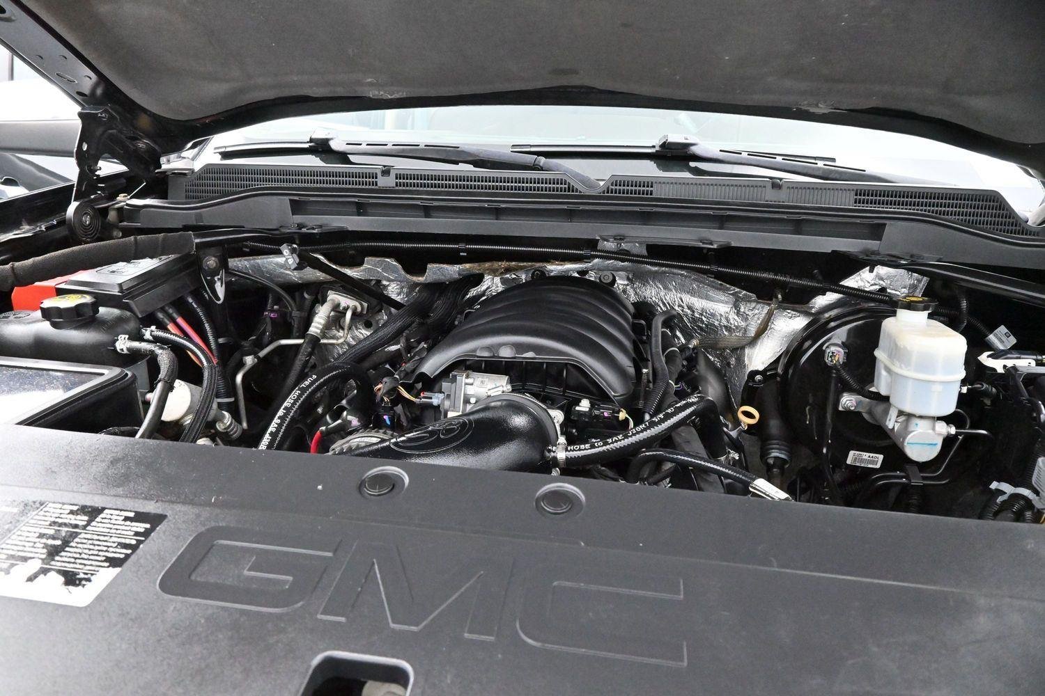 Used 2015 Onyx Black GMC Denali image 32