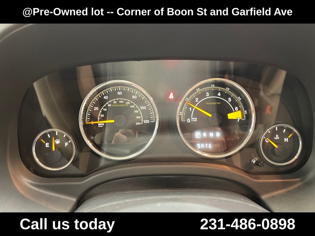 Used 2015 Green Jeep Latitude image 21