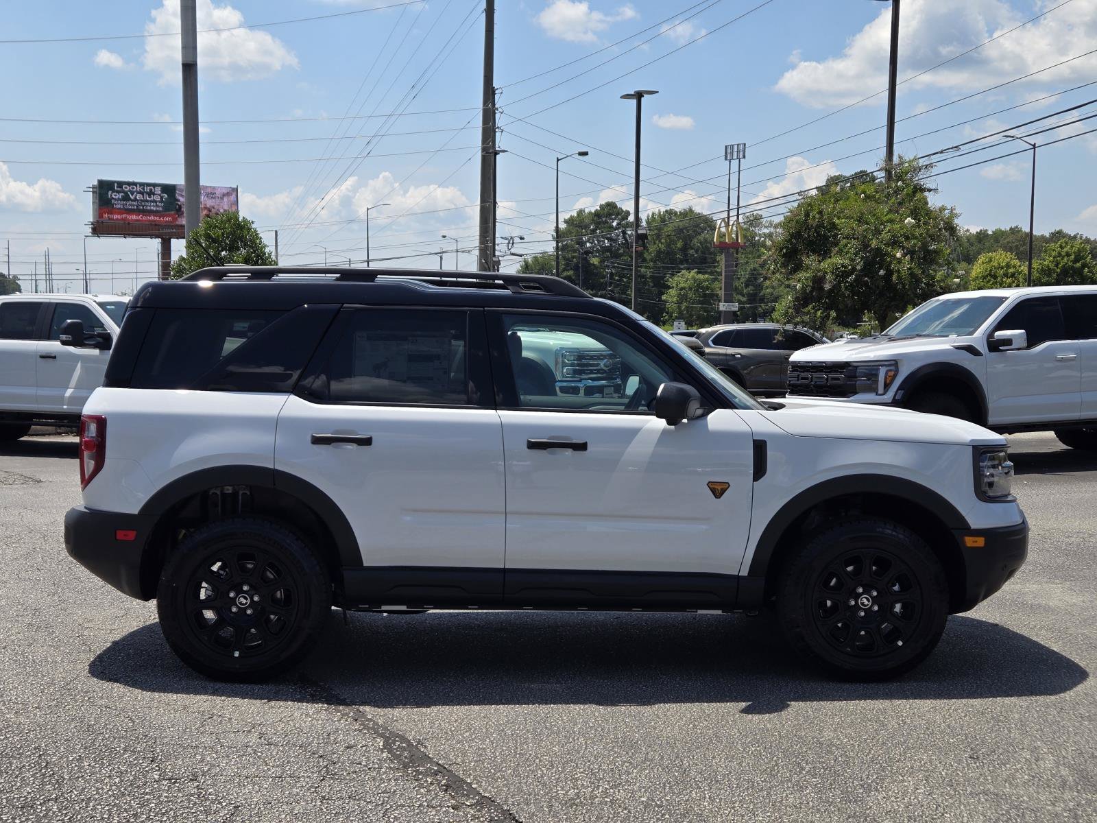 New 2026 OXFORD WHITE FORD Badlands image 7