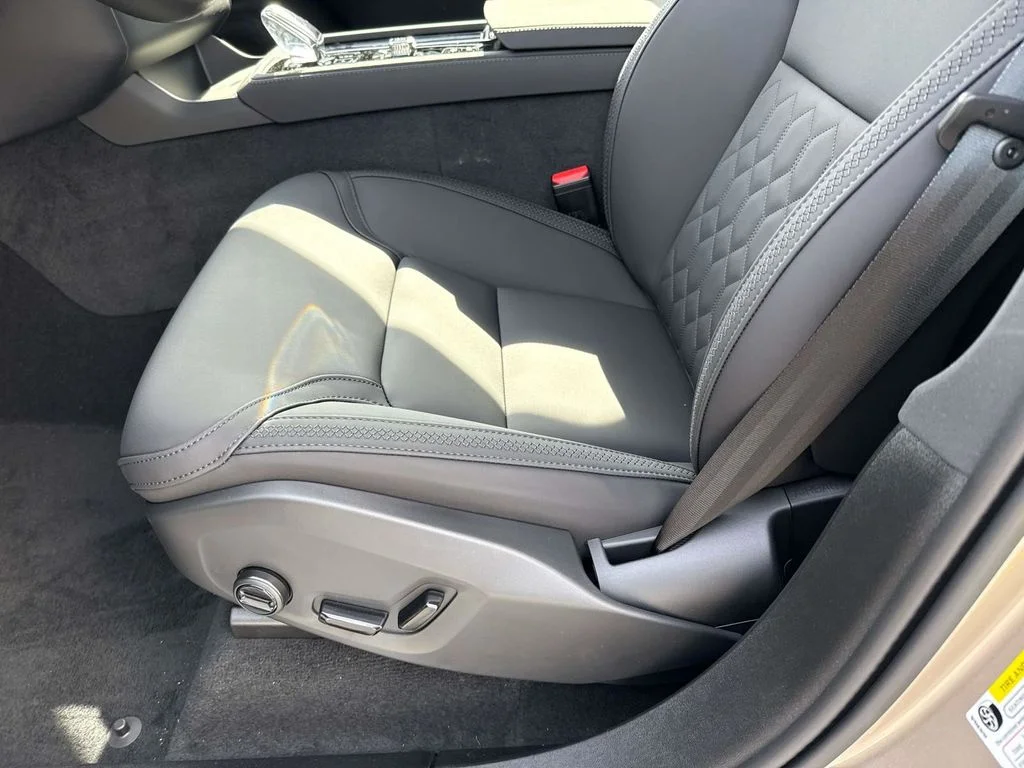 2026 Volvo XC90 Plus - Photo 20