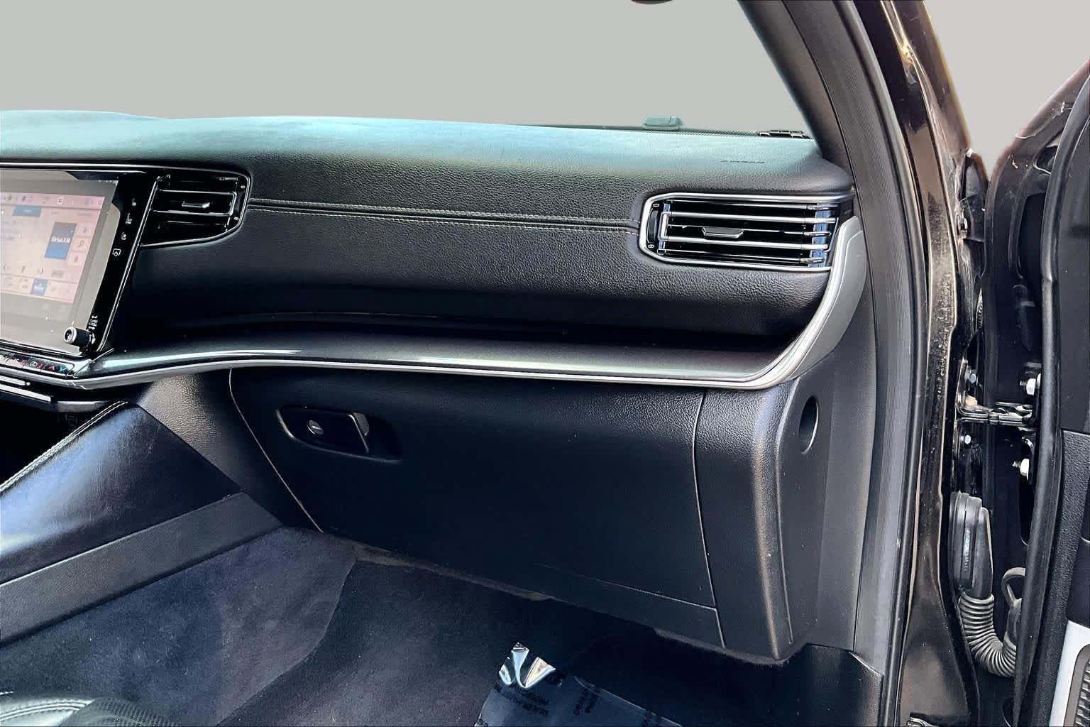 Used 2022 Diamond Black Crystal Pearlcoat Jeep Series I image 17
