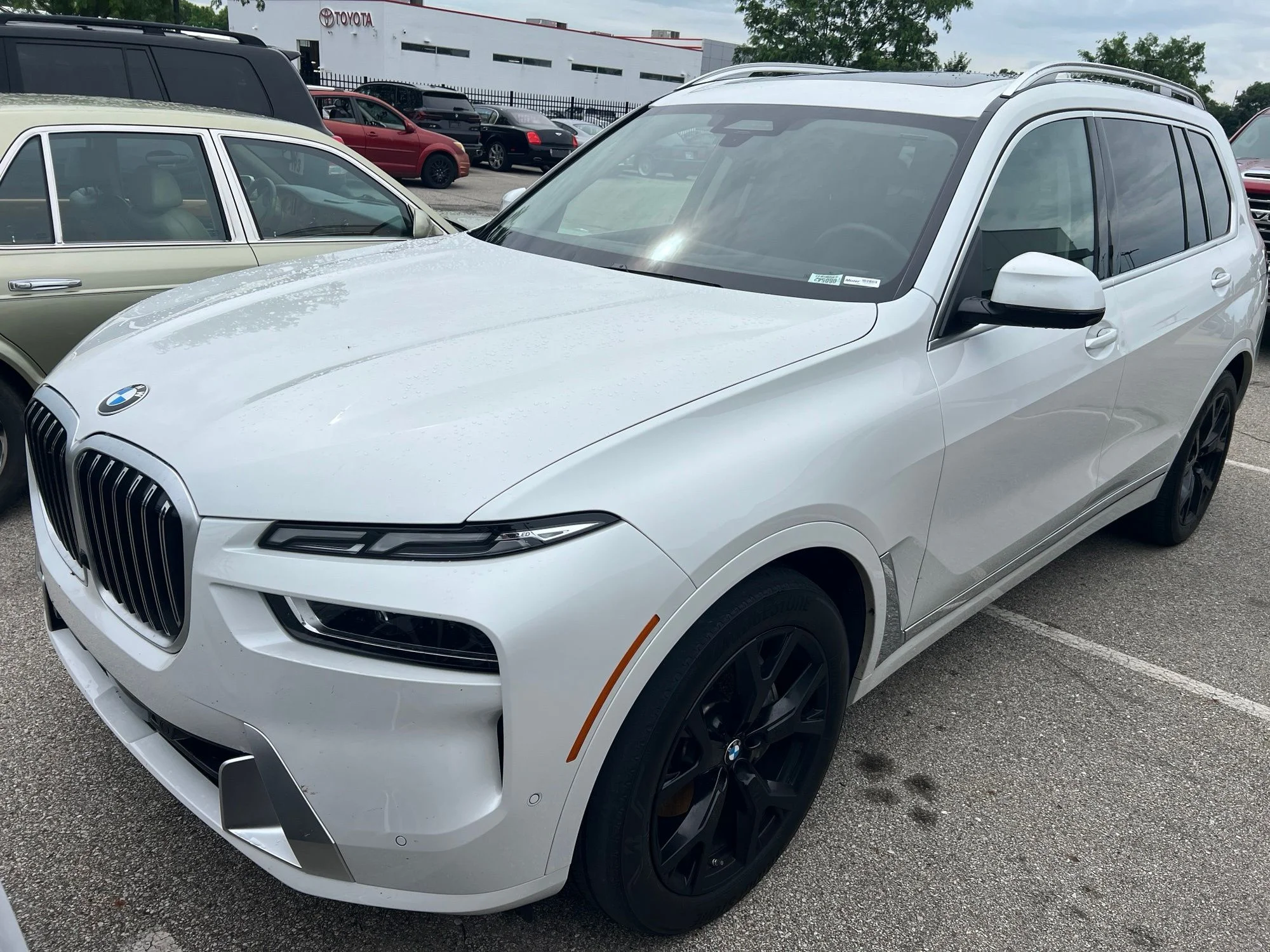 Used 2024 White BMW xDrive40i image 1