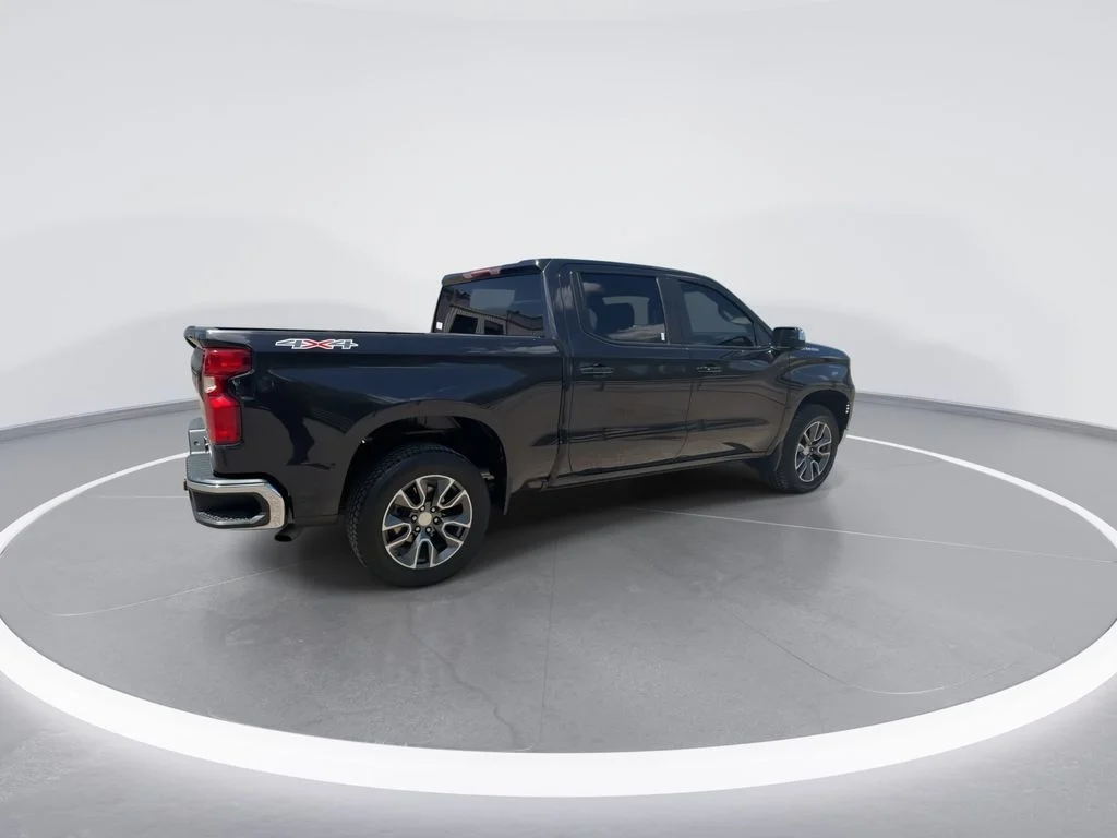 Used 2023 Gray Chevrolet LT image 9