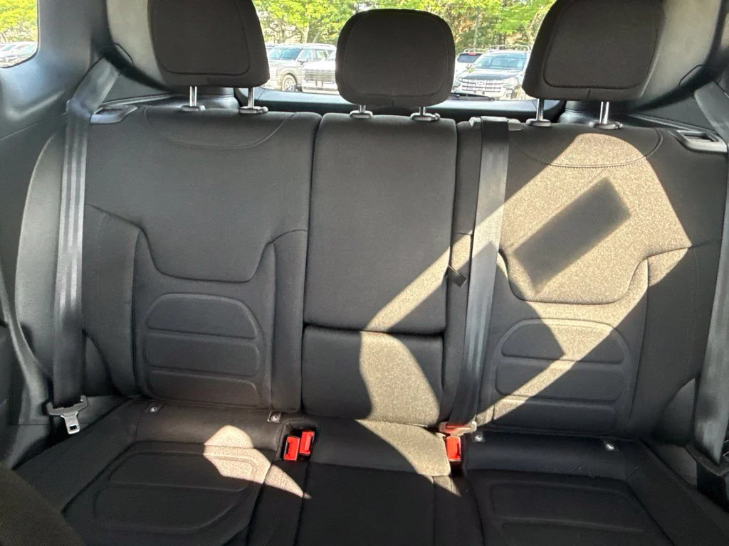 Used 2022 Black Jeep Latitude image 29