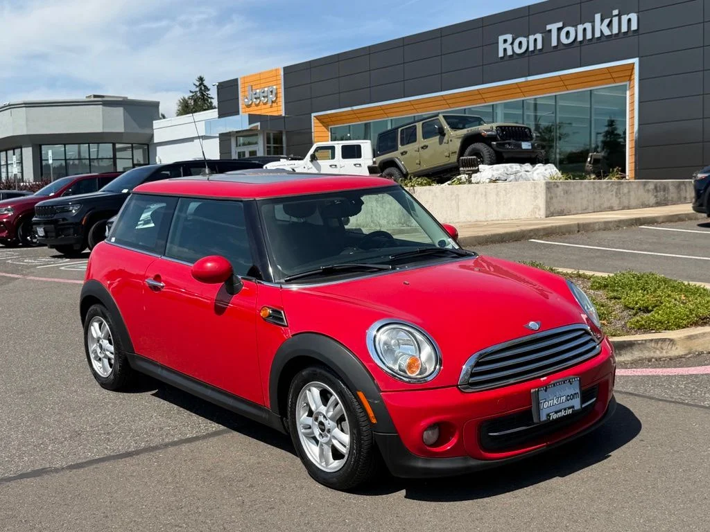 Used 2013 Chili Red MINI Base image 2