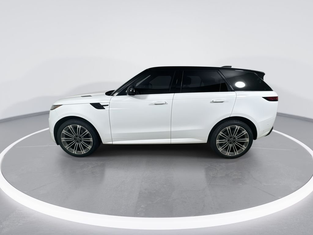 Certified Used 2024 White Land Rover Dynamic SE image 5