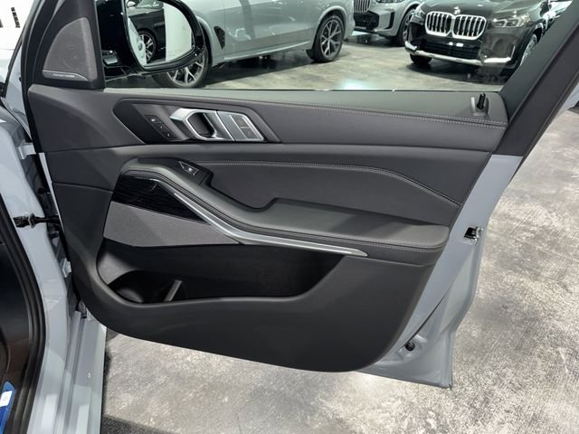 New 2027 Brooklyn Grey Metallic BMW xDrive40i image 8