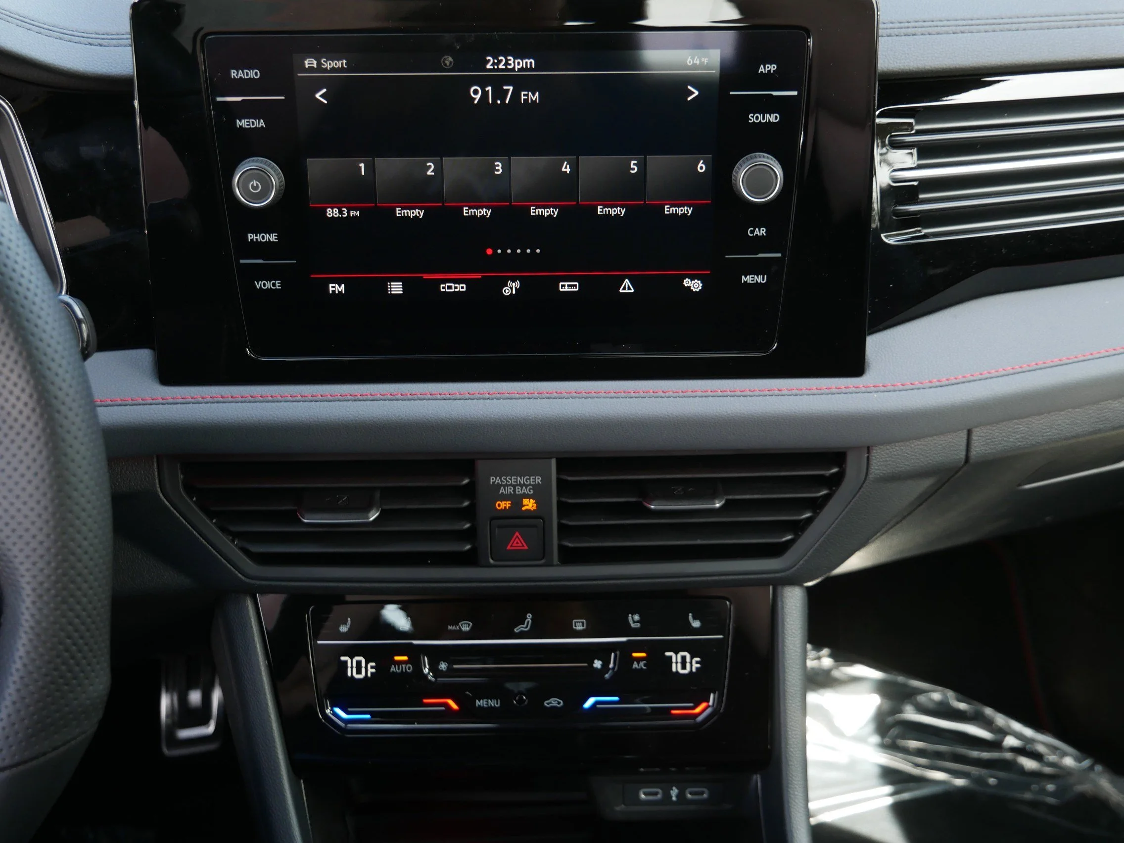 New 2026 Kings Red Metallic w/Deep Black Roof Volkswagen Autobahn image 8