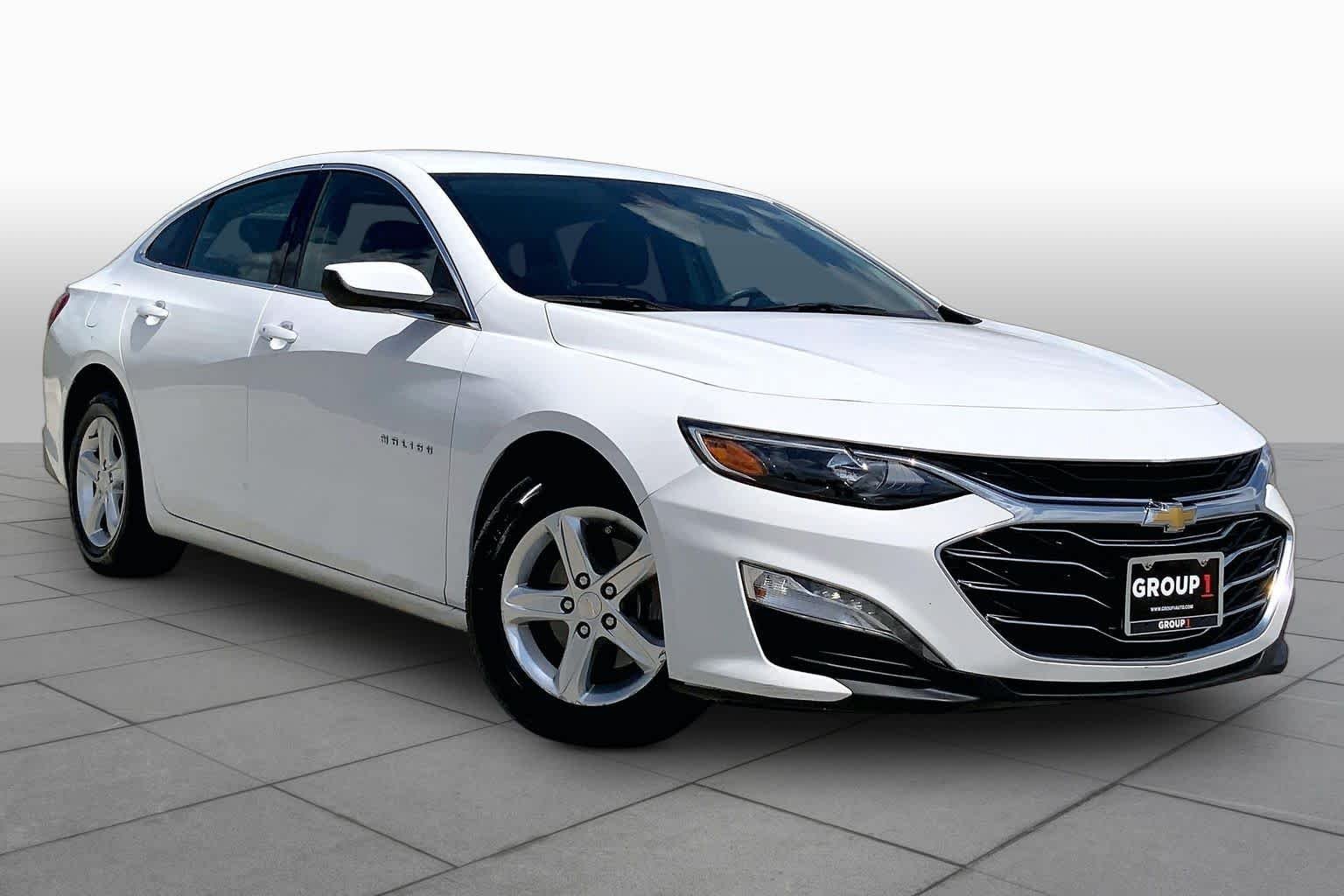 Used 2023 Summit White Chevrolet LT image 3