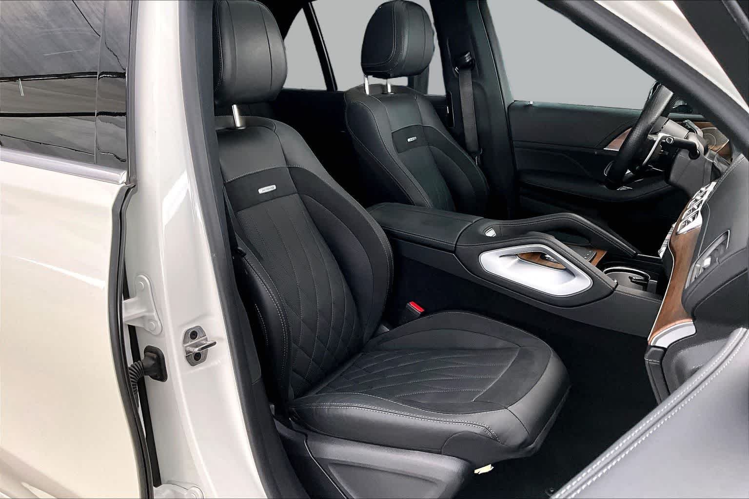 Used 2024 MANUFAKTUR Diamond White Metallic Mercedes-Benz AMG® GLE 53 image 9