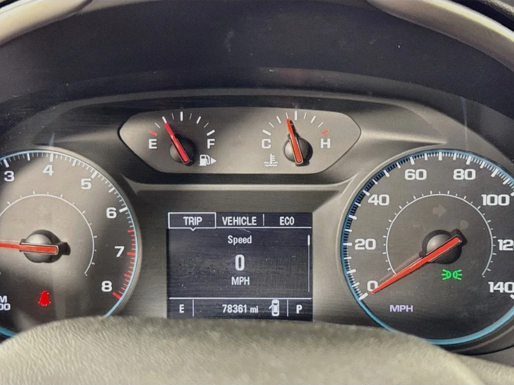 Used 2022 Silver Chevrolet LT image 14