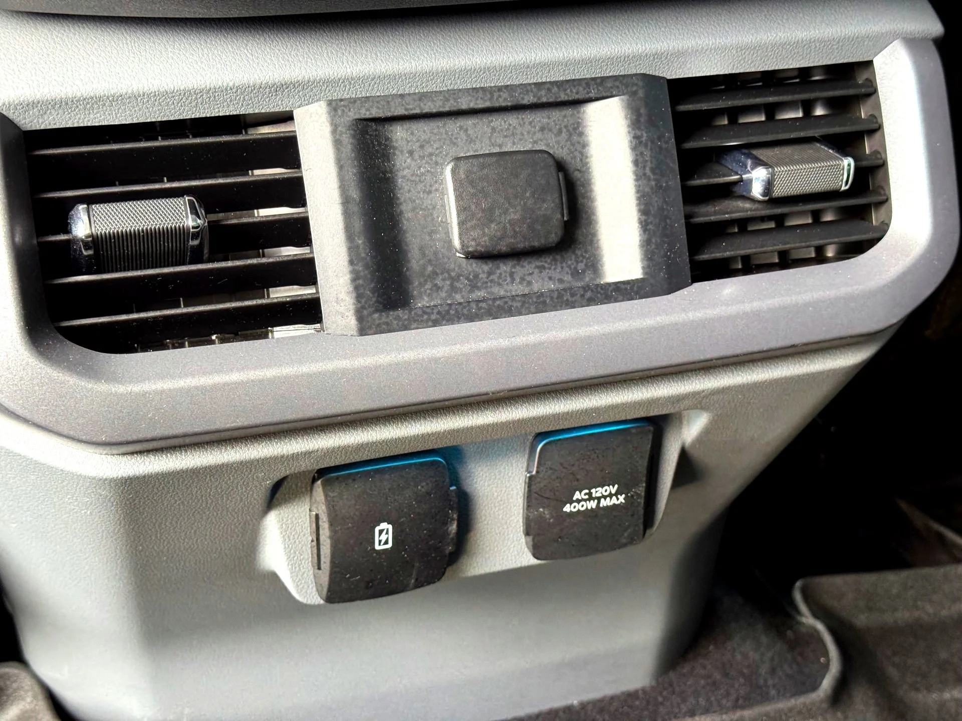 Used 2024  Ford XLT image 18